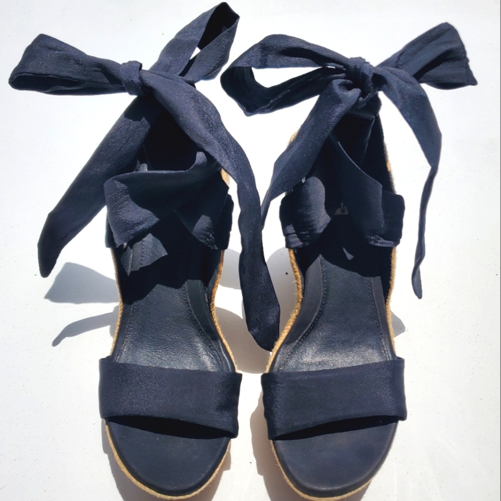 UGG/Shoes/Ugg Ankle Strap/ Tan Espadrille